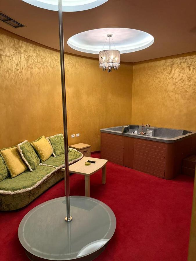 Hotel Gjuta Farke e Madhe エクステリア 写真