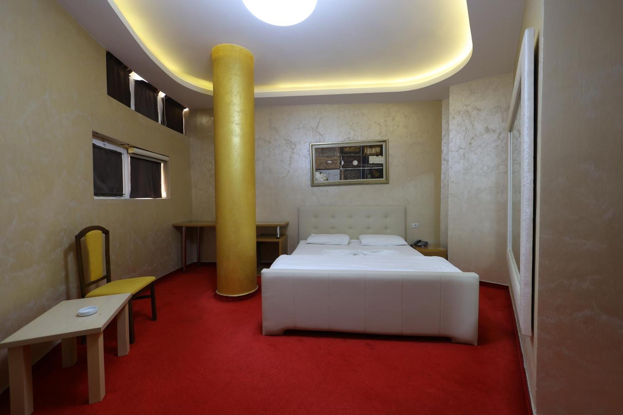 Hotel Gjuta Farke e Madhe エクステリア 写真