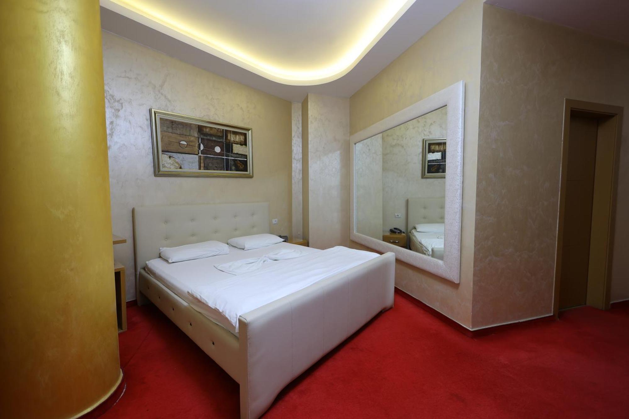 Hotel Gjuta Farke e Madhe エクステリア 写真