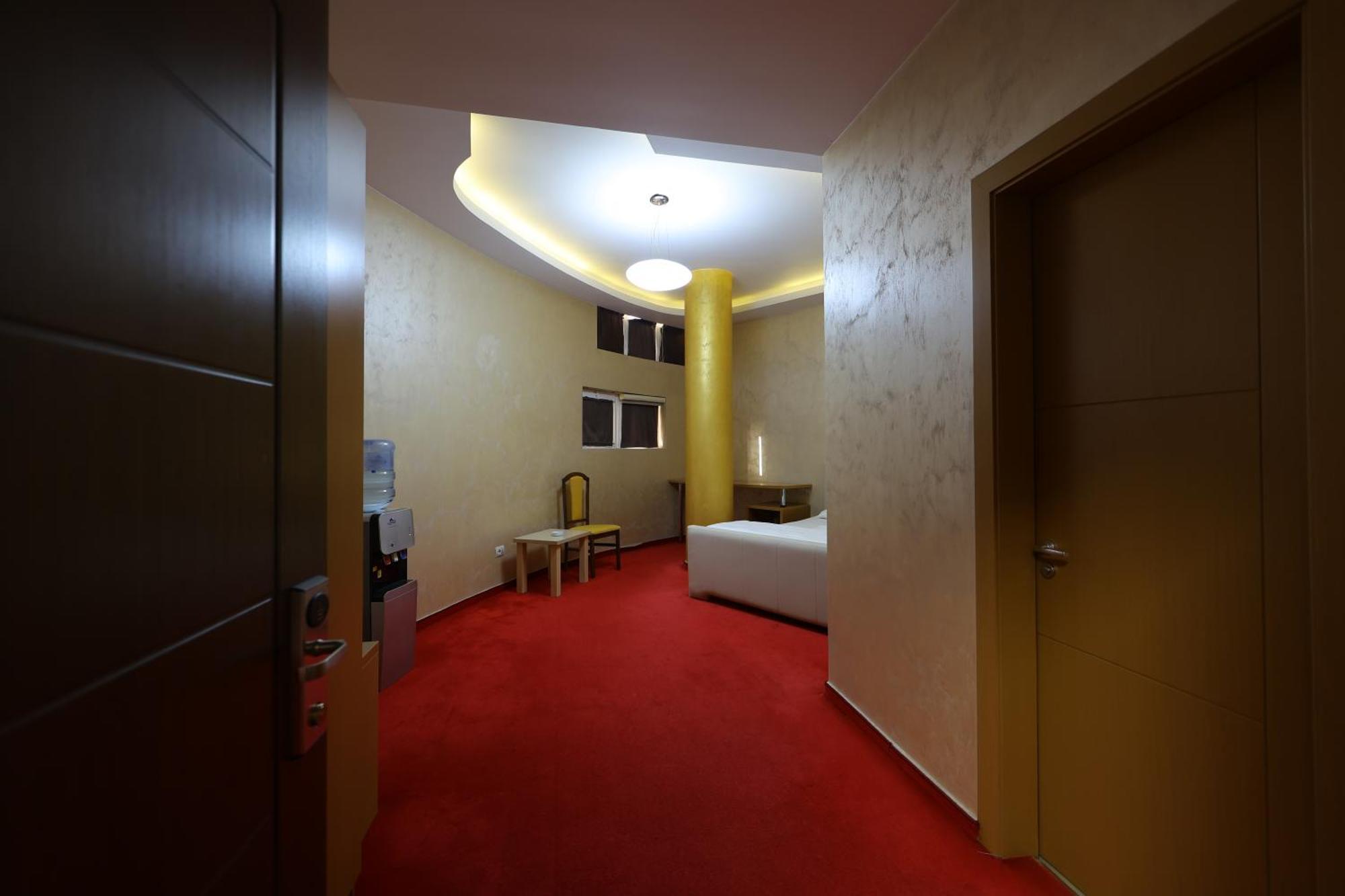 Hotel Gjuta Farke e Madhe エクステリア 写真