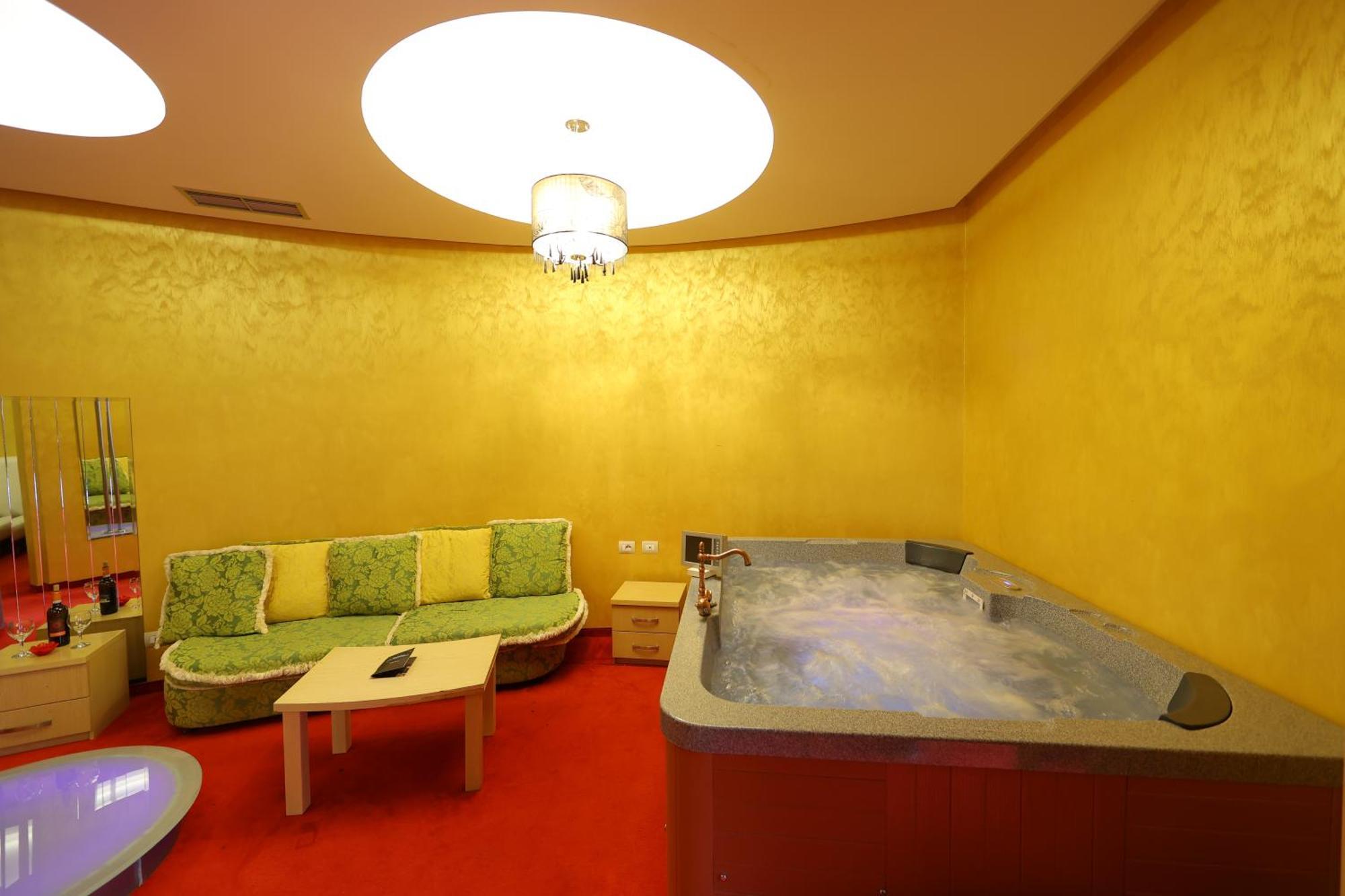 Hotel Gjuta Farke e Madhe エクステリア 写真