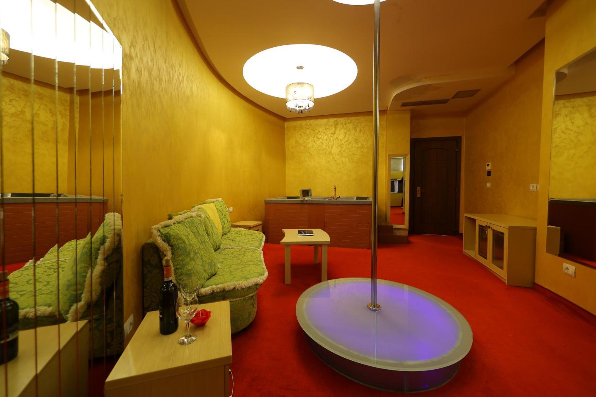 Hotel Gjuta Farke e Madhe エクステリア 写真